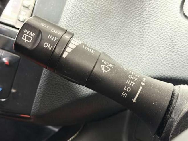 セレナ2.0 ライダー Jパッケージ 4WD　防錆塗装4WDTVナビBカメETC夏冬タイヤ 2000