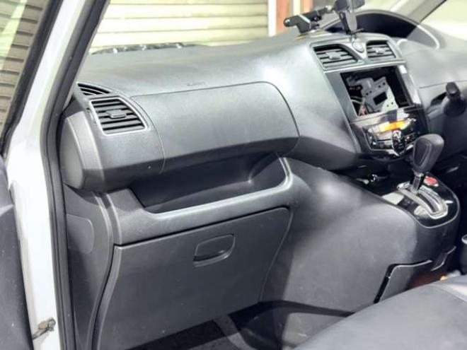 セレナ2.0 ハイウェイスター 4WD　防錆塗装4WDスマキー 2000