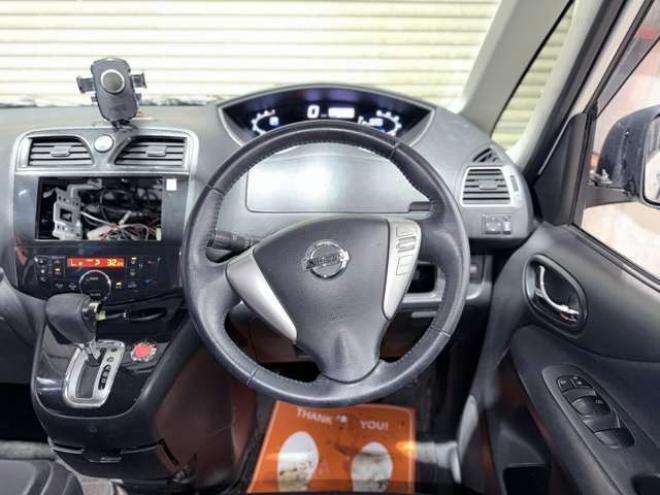 セレナ2.0 ハイウェイスター 4WD　防錆塗装4WDスマキー 2000