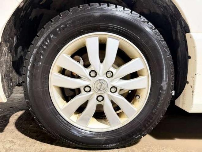 セレナ2.0 ハイウェイスター Vセレクション+Safety 4WD　防錆塗装4WDTVナビBカメエンスタ後席モニタ 2000