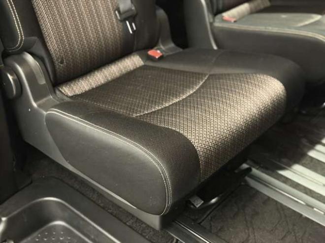 セレナ2.0 ハイウェイスター Vセレクション+Safety 4WD　防錆塗装4WDTVナビBカメエンスタ後席モニタ 2000