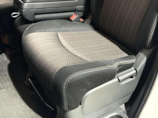 セレナ2.0 ハイウェイスター Vセレクション+Safety 4WD　防錆塗装4WDTVナビBカメエンスタ後席モニタ 2000