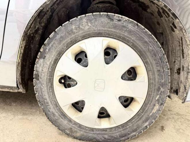 フリード1.5 G エアロ 4WD　防錆塗装4WDキーレスCDエンスタETC夏冬タイヤ 1500