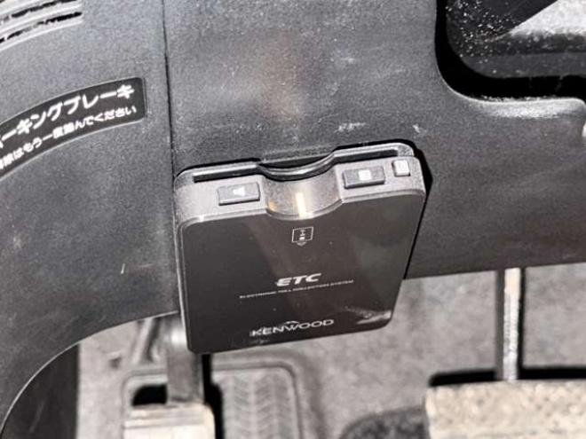 フリード1.5 G エアロ 4WD　防錆塗装4WDキーレスCDエンスタETC夏冬タイヤ 1500