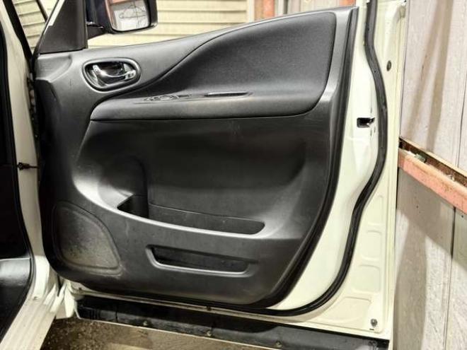 セレナ2.0 ハイウェイスター 4WD　防錆塗装4WDTVナビBカメ後席モニタETCドラレコ 2000