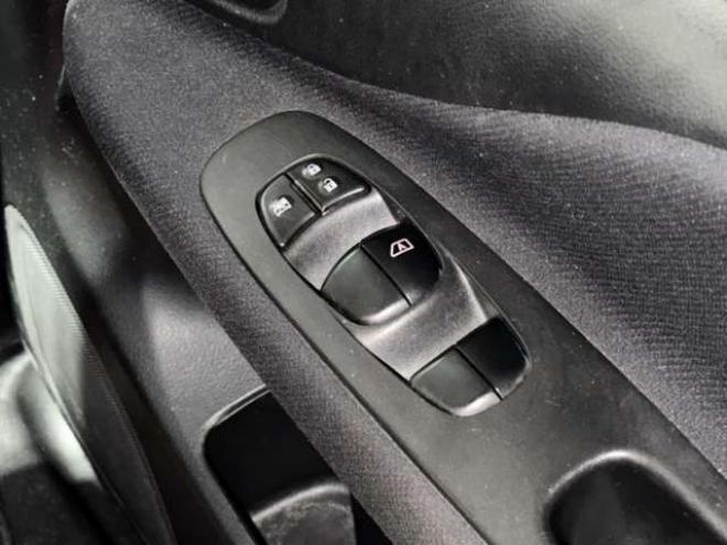 セレナ2.0 ハイウェイスター 4WD　防錆塗装4WDTVナビBカメ後席モニタETCドラレコ 2000