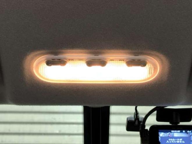 セレナ2.0 ハイウェイスター 4WD　防錆塗装4WDTVナビBカメ後席モニタETCドラレコ 2000