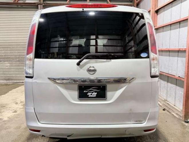 セレナ2.0 20S アンシャンテ 送迎タイプ オートステップ仕様 4WD　防錆塗装4WDスマキーCD 2000