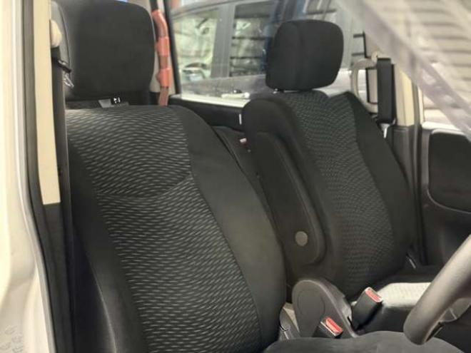 セレナ2.0 20S アンシャンテ 送迎タイプ オートステップ仕様 4WD　防錆塗装4WDスマキーCD 2000