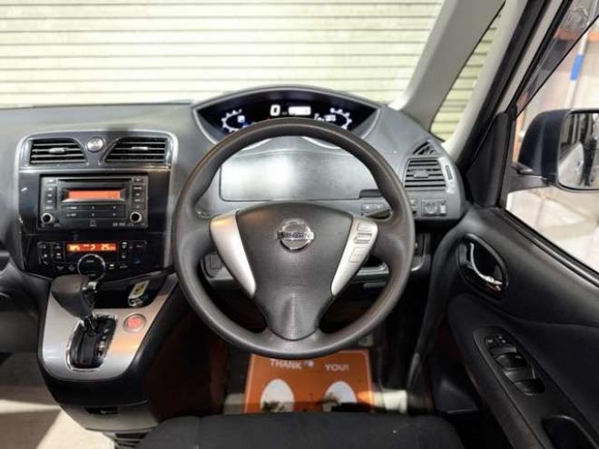 セレナ2.0 20S アンシャンテ 送迎タイプ オートステップ仕様 4WD　防錆塗装4WDスマキーCD 2000