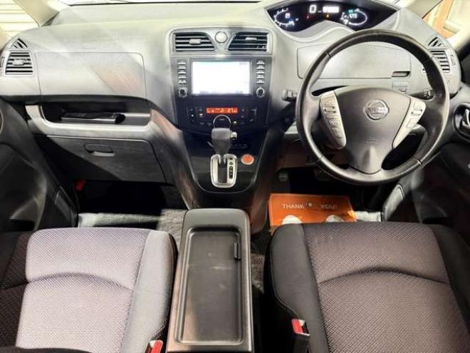 セレナ2.0 ハイウェイスター 4WD　防錆塗装4WDTVナビBカメエンスタ夏冬タイヤ 2000