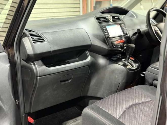 セレナ2.0 ハイウェイスター 4WD　防錆塗装4WDTVナビBカメエンスタ夏冬タイヤ 2000