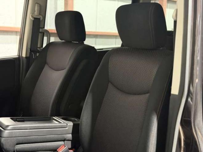 セレナ2.0 ハイウェイスター 4WD　防錆塗装4WDTVナビBカメエンスタ夏冬タイヤ 2000