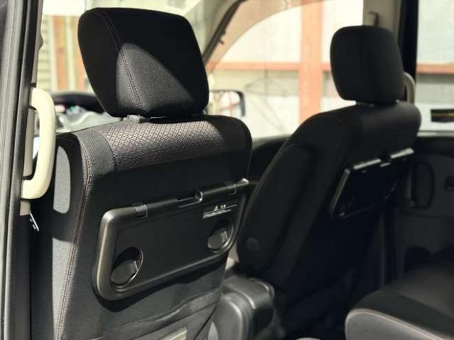 セレナ2.0 ハイウェイスター 4WD　防錆塗装4WDTVナビBカメエンスタ夏冬タイヤ 2000