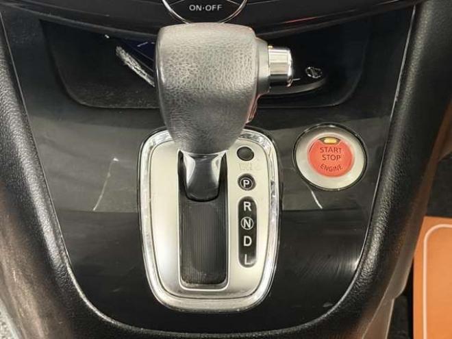 セレナ2.0 ハイウェイスター 4WD　防錆塗装4WDTVナビBカメエンスタ夏冬タイヤ 2000