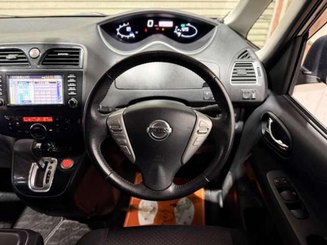 セレナ2.0 ハイウェイスター 4WD　防錆塗装4WDTVナビBカメエンスタ夏冬タイヤ 2000