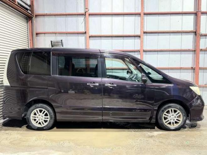 セレナ2.0 ハイウェイスター 4WD　防錆塗装4WDTVナビBカメエンスタ夏冬タイヤ 2000