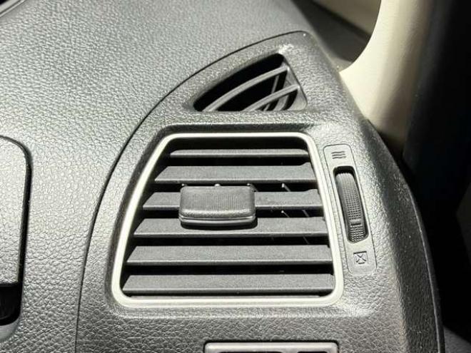 セレナ2.0 ハイウェイスター 4WD　防錆塗装4WDTVナビBカメエンスタ夏冬タイヤ 2000