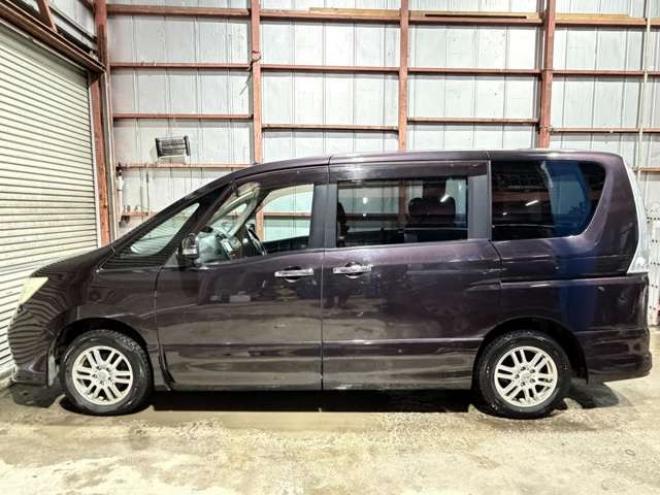 セレナ2.0 ハイウェイスター 4WD　防錆塗装4WDTVナビBカメエンスタ夏冬タイヤ 2000