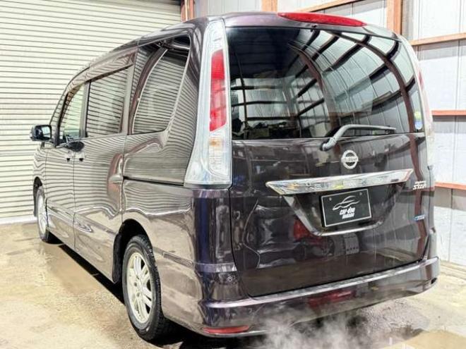 セレナ2.0 ハイウェイスター 4WD　防錆塗装4WDTVナビBカメエンスタ夏冬タイヤ 2000