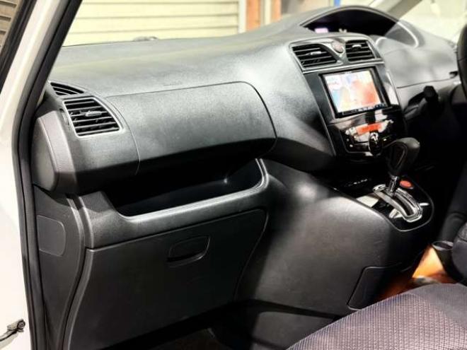 セレナ2.0 ハイウェイスター 4WD　防錆塗装4WDTVナビBカメ 2000