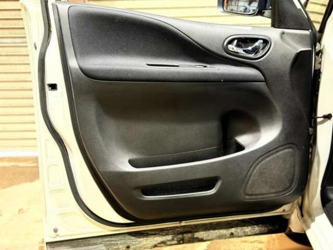 セレナ2.0 ハイウェイスター 4WD　防錆塗装4WDTVナビBカメ 2000