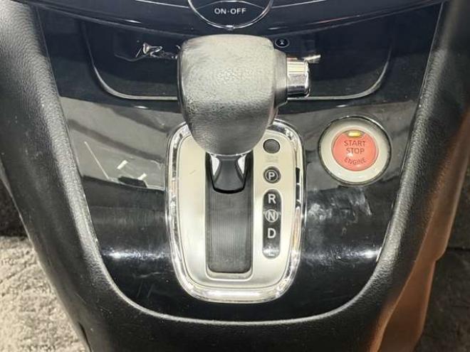 セレナ2.0 ハイウェイスター 4WD　防錆塗装4WDTVナビBカメ 2000