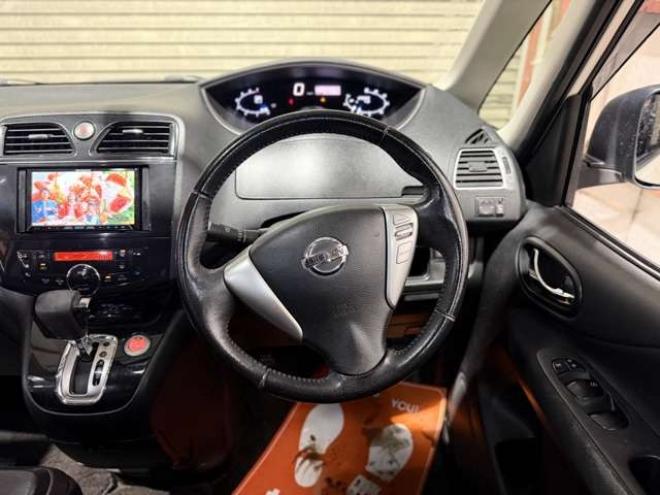 セレナ2.0 ハイウェイスター 4WD　防錆塗装4WDTVナビBカメ 2000