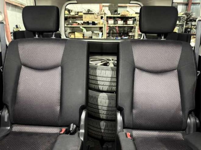 セレナ2.0 ハイウェイスター 4WD　防錆塗装4WDTVナビBカメ 2000