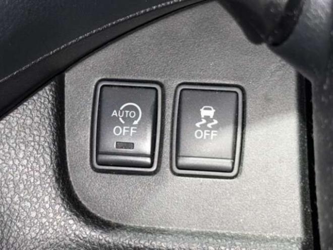 セレナ2.0 ハイウェイスター 4WD　防錆塗装4WDTVナビBカメ 2000