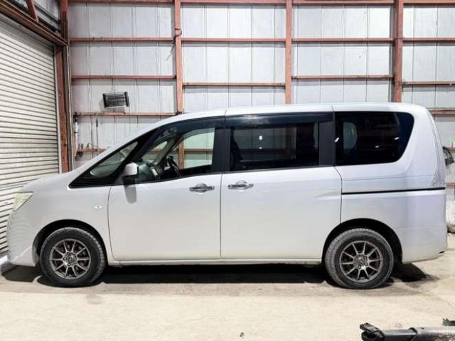 セレナ2.0 20X 4WD　防錆塗装4WDTVナビBカメ後席モニタ 2000