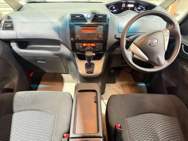 セレナ2.0 20S 4WD　防錆塗装4WDキーレスCDETC夏冬タイヤ 2000