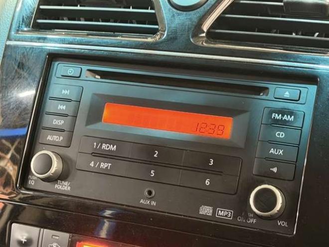 セレナ2.0 20S 4WD　防錆塗装4WDキーレスCDETC夏冬タイヤ 2000