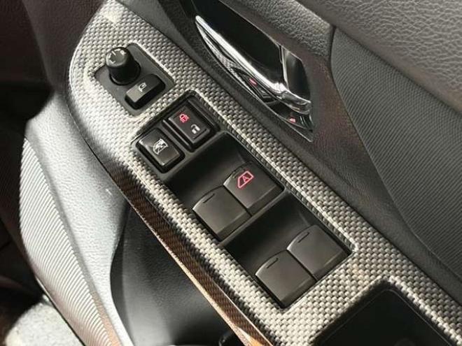 インプレッサスポーツ 2.0 i 4WD　防錆塗装4WDTVナビBカメエンスタ 2000