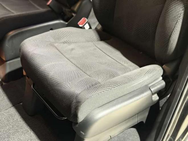 ステップワゴン2.0 スパーダ S 4WD　防錆塗装4WDTVナビBカメETC後席モニタ 2000