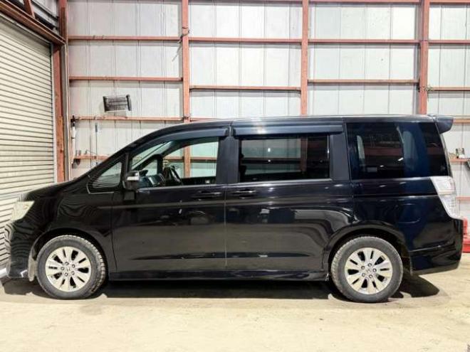 ステップワゴン2.0 スパーダ S 4WD　防錆塗装4WDTVナビBカメETC後席モニタ 2000