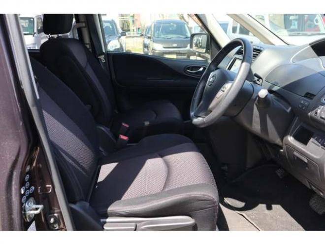 セレナ2.0 ハイウェイスター 4WD　両側パワースライドドア・バックカメラ・スマートキー 2000