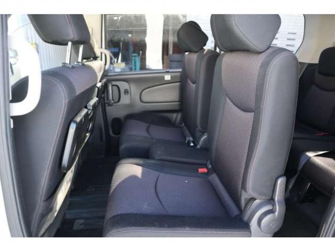 セレナ2.0 ハイウェイスター Vセレクション 4WD　8.9万キロ・両側パワースライドドア・エンジンスターター・ナビ・TV・バックカメラ・インテリキー 2000