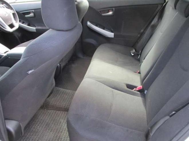 プリウス1.8 L　ナビ・バックカメラ・スマートキー 2WD 1800