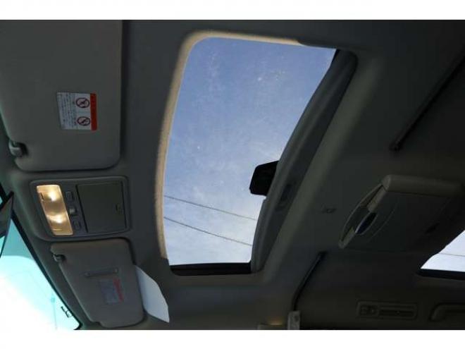 アルファード2.4 V AS プラチナセレクション 4WD　キーレス・ナビ・バックカメラ・両側パワースライドドア・サンルーフ 2400