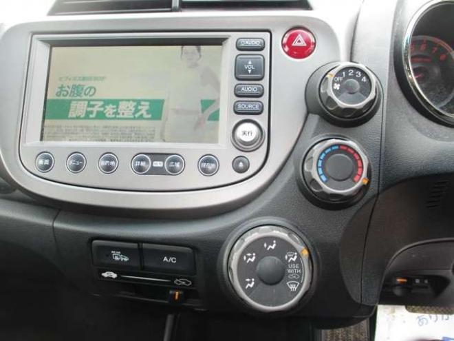 フィット1.3 G 10thアニバーサリー 4WD　6.2万キロ・後期型・ナビ・TV・スマートキー 1300