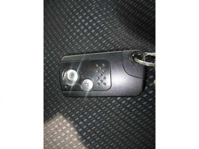 フィット1.3 G 10thアニバーサリー 4WD　6.2万キロ・後期型・ナビ・TV・スマートキー 1300