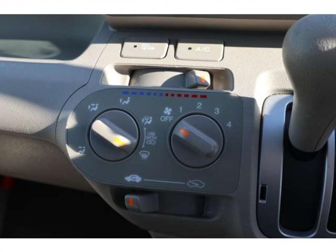 ライフG 助手席リフトアップシート車 4WD　2.8万キロ・バックカメラ・キーレス・福祉車両 660