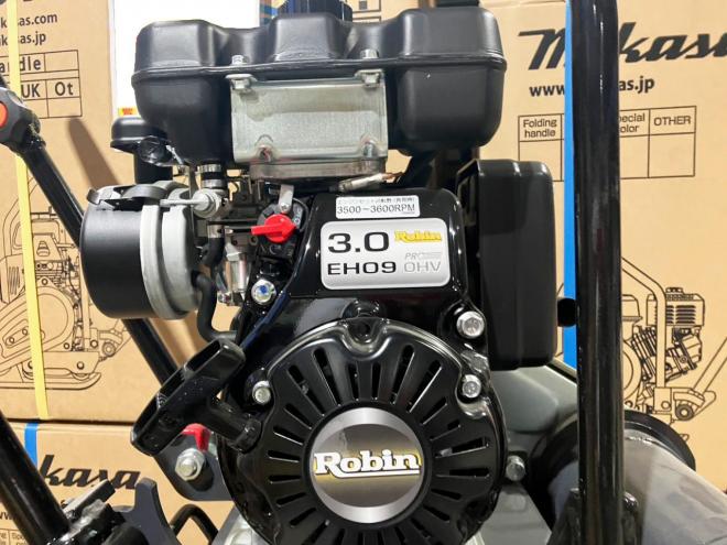 その他明和　新品　KP50　プレートコンパクター