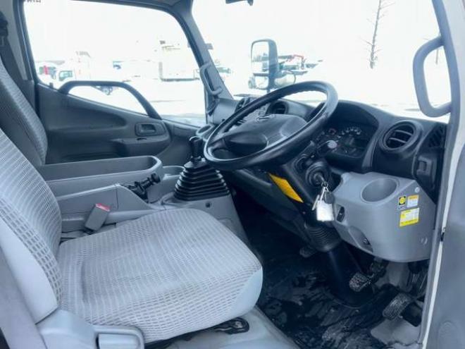 デュトロ冷凍バン　TKG-XZU695M 東プレ　 4WD 4000