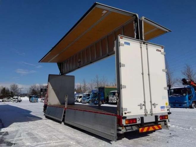 ギガウイング　QKG-CYJ77B 日本フルハーフ　 2WD 9830