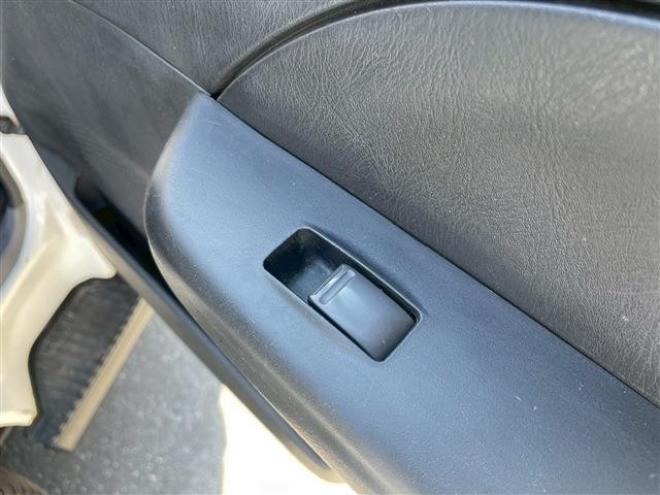 キャラバン3.0 DX ロングボディ ディーゼルターボ 4WD　冷蔵冷凍4WD 3000