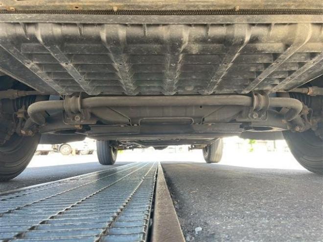 キャラバン3.0 DX ロングボディ ディーゼルターボ 4WD　冷蔵冷凍4WD 3000