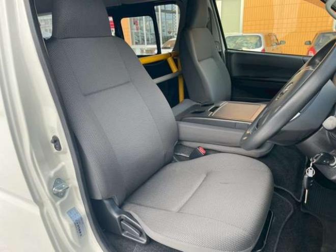 ハイエースバン2.8 ウェルキャブ Bタイプ ロング ディーゼルターボ 4WD　4WD　トヨタセーフティセンス付　オートステップ　リヤヒーター　リヤクーラー 福祉車両 2800