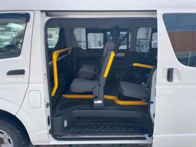 ハイエースバン2.8 ウェルキャブ Bタイプ ロング ディーゼルターボ 4WD　4WD　トヨタセーフティセンス付　オートステップ　リヤヒーター　リヤクーラー 福祉車両 2800